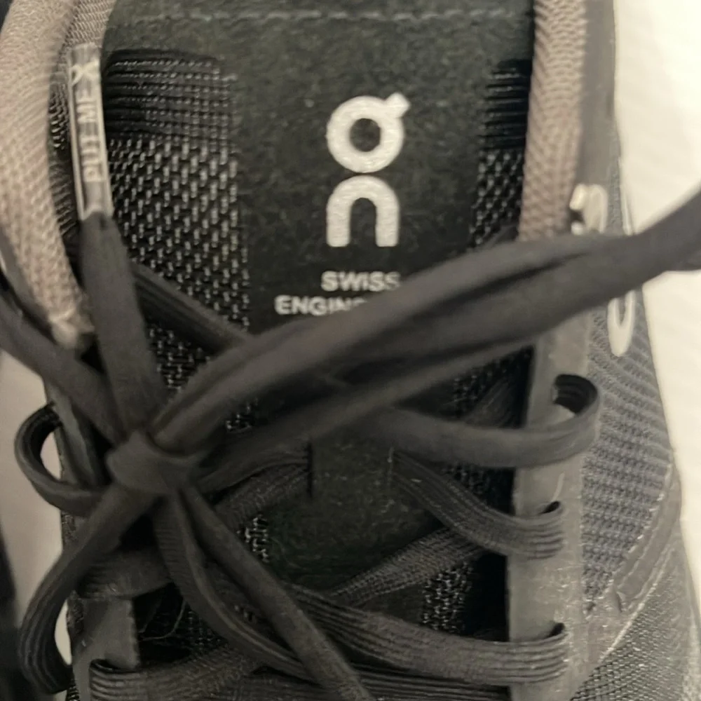 On Running Black/Gray Cloud Sneakers - Picture 5 of 8